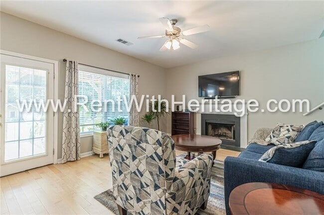 Building Photo - GORGEOUS 4 BEDROOM / 2.5 BATH WITH ALL THE UPGRADES IN POULAR KINGSWOOD SWIM / TENNIS COMMUNTY