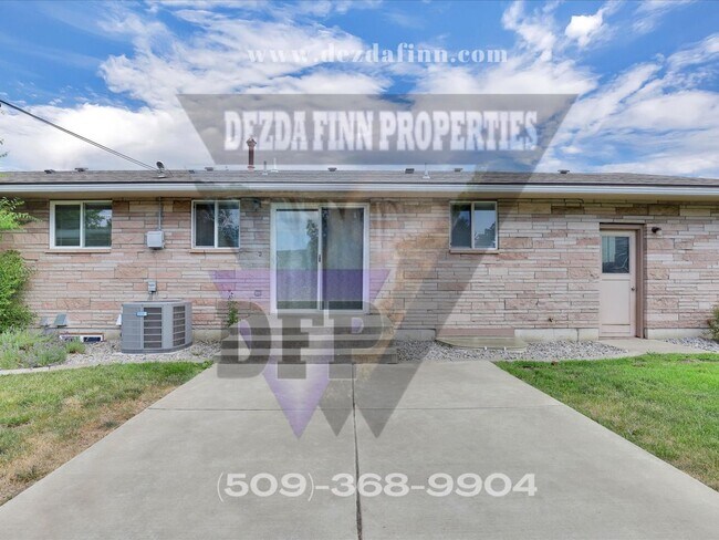 Building Photo - 7718 E Nora Ave