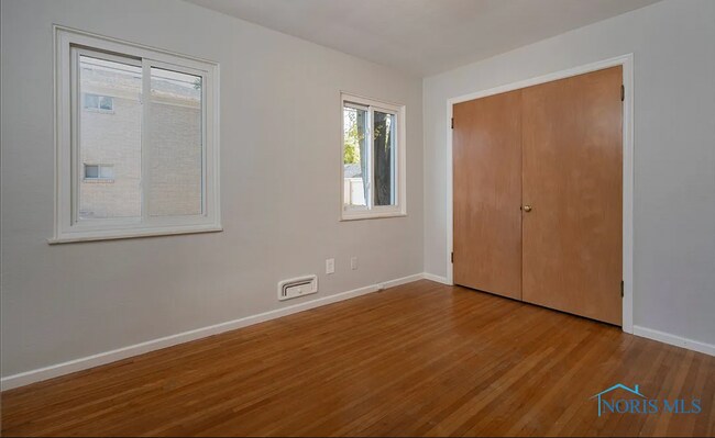 Building Photo - 4033 Hillandale Rd