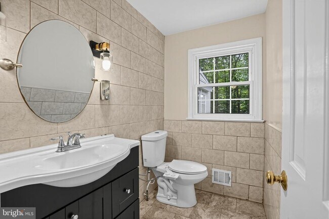 Building Photo - 6401 Wolf Run Hunt Ct