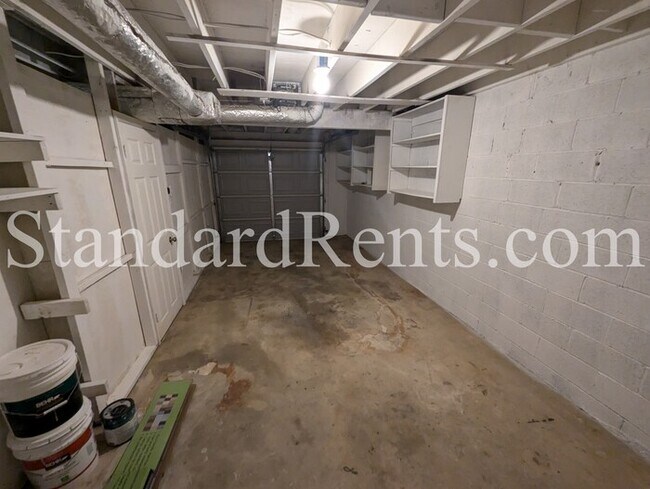 Building Photo - 2591 Kings Cir NW
