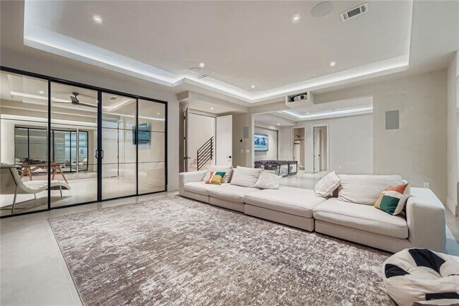 Building Photo - 1223 Mayfair Dr NE