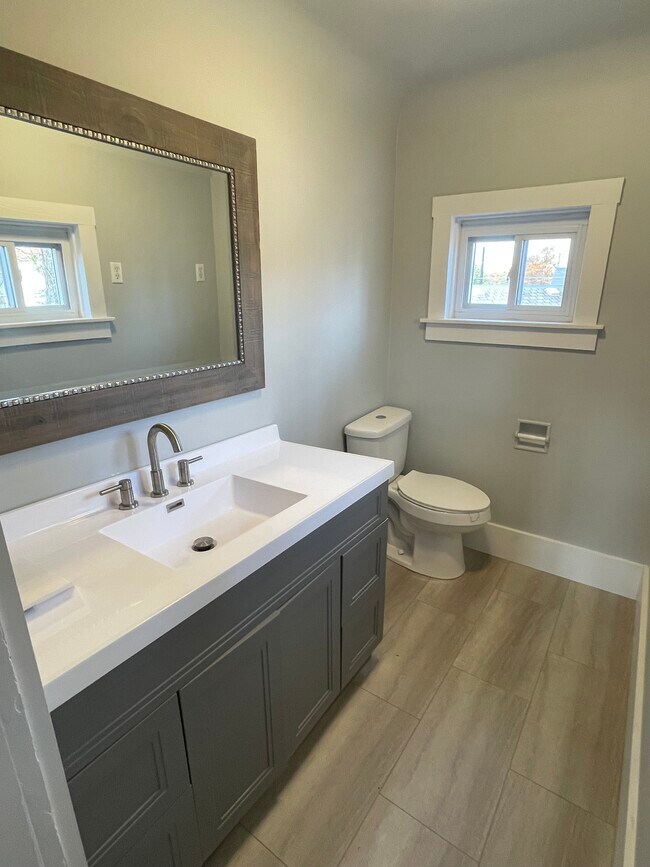 Building Photo - 10 S Preston St