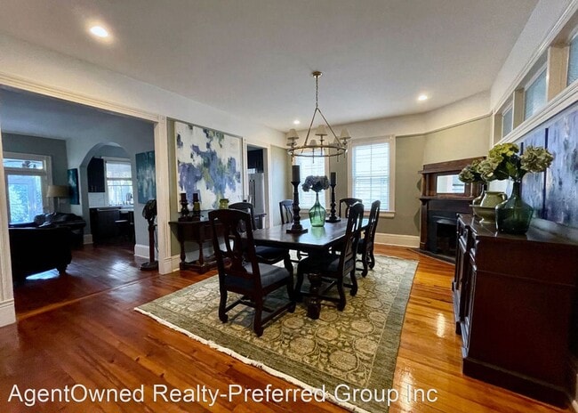 Building Photo - 3 br, 2.5 bath House - 32 1/2 Chapel Street