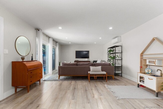 Building Photo - Single Level Condo in Lake San Marcos