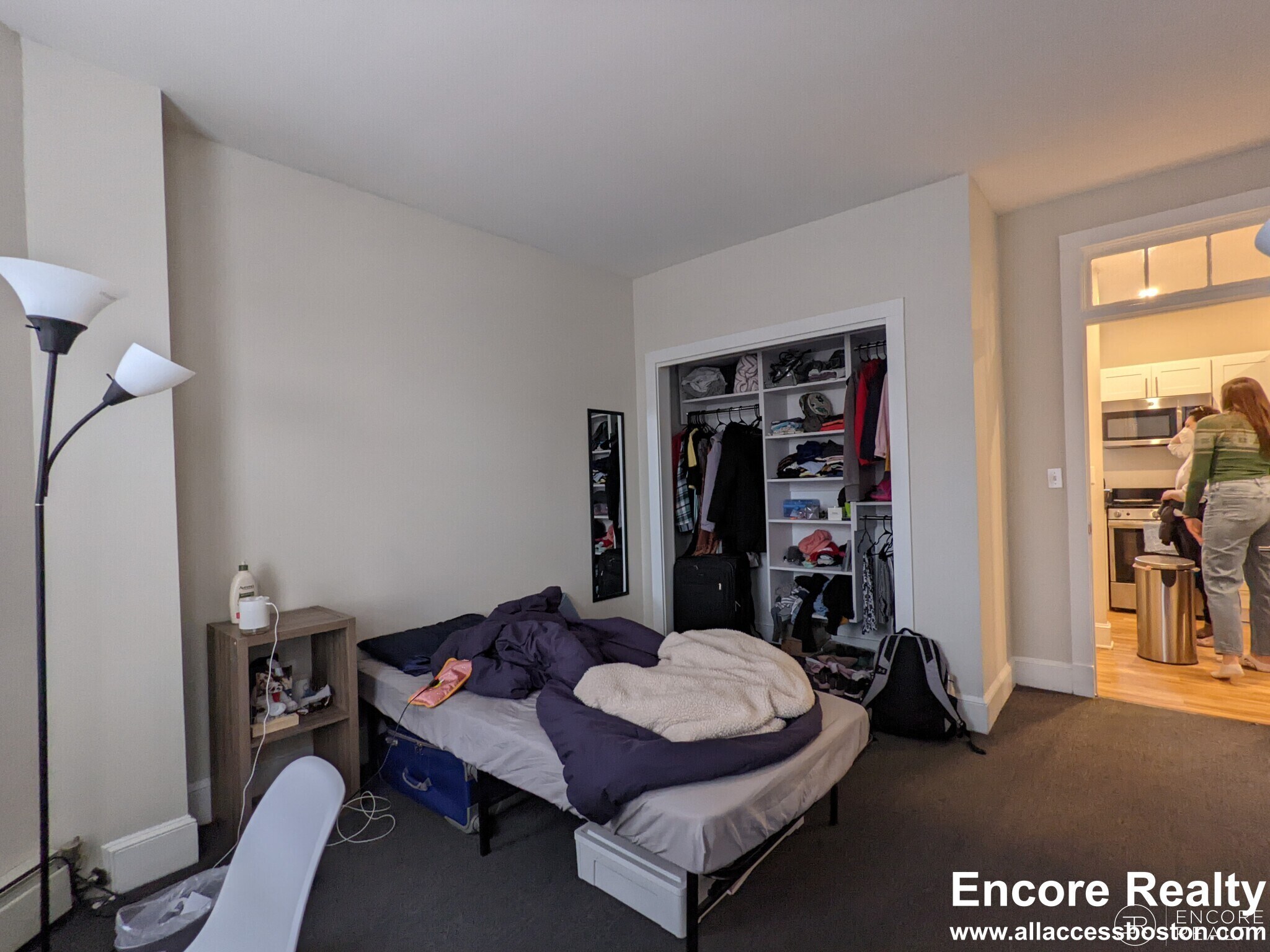 Building Photo - 822 Beacon St