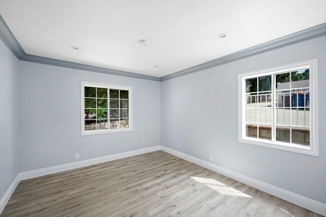Building Photo - 4839 Lowell Ave