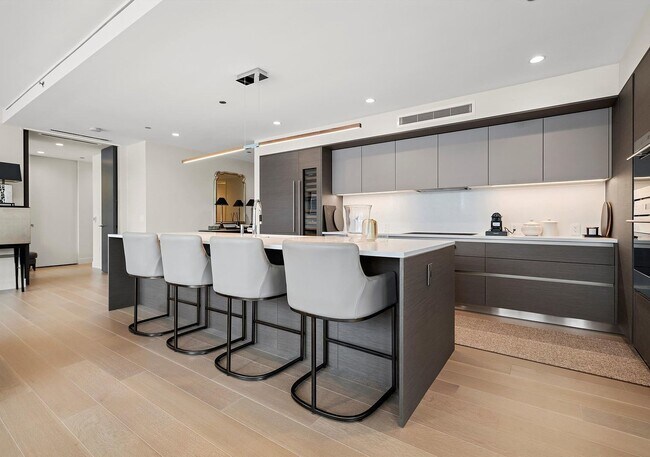 Building Photo - 366 W Superior St