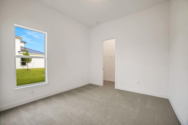 Building Photo - 20161 SE Bridgewater Dr