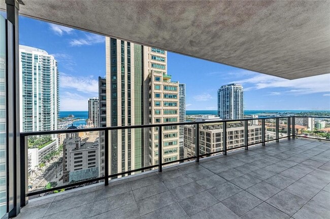 Building Photo - 275 1st Ave S