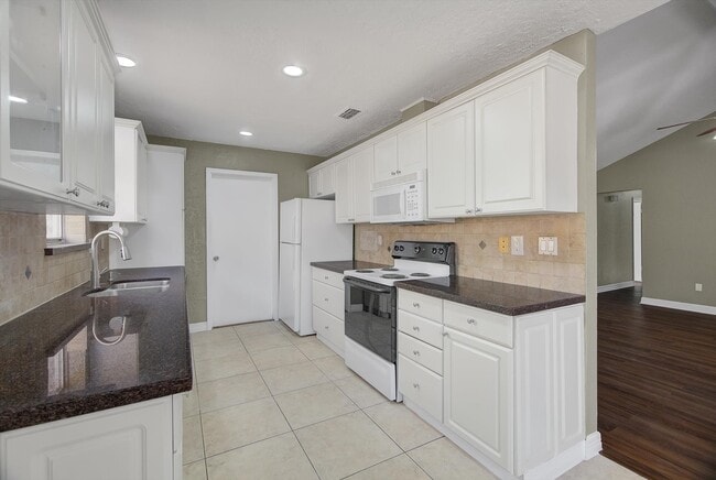 Building Photo - 6315 Rustygate Dr