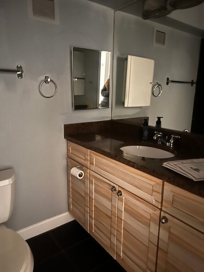 Building Photo - 200 N Dearborn St