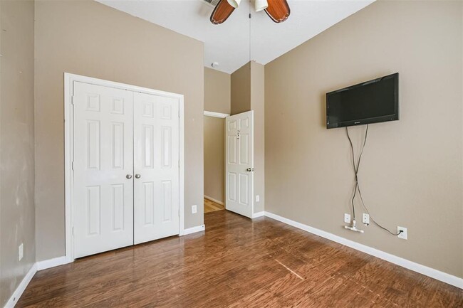 Building Photo - 13247 Gardnerville St