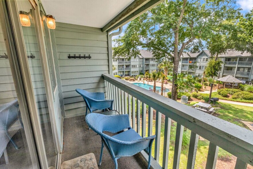 Building Photo - 983 Cayman Ct