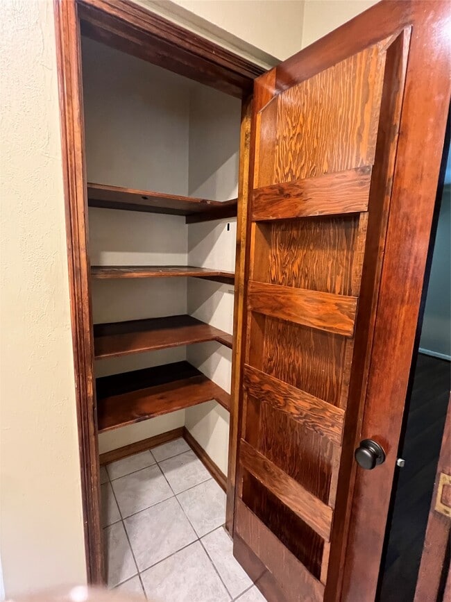 Building Photo - 10719 Creektree Dr