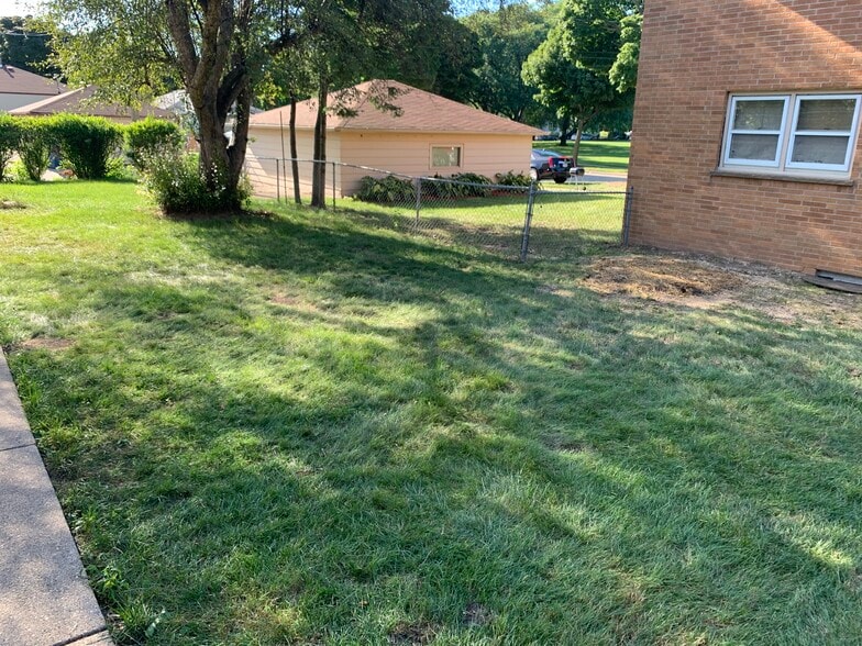 Building Photo - 4563 N 73rd St