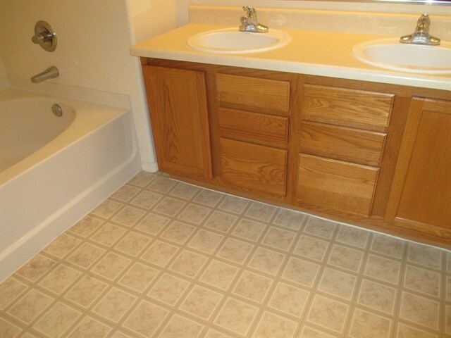 Building Photo - 18554 W Mariposa Dr