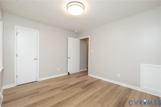 Building Photo - 609 Willomett Ave