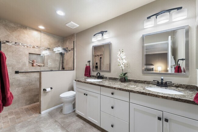 Building Photo - Welcome to this updated & spacious Golf Course Home in Leisure World a 45+ Active Adult Resort Co...