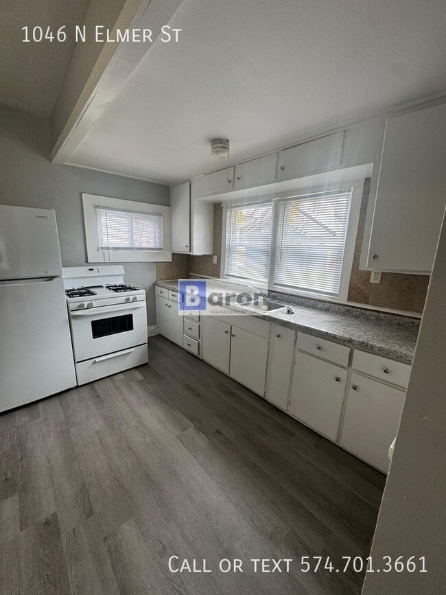 Building Photo - 1046 N Elmer St