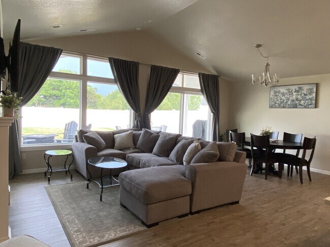 Building Photo - 2220 N Corbin Ct