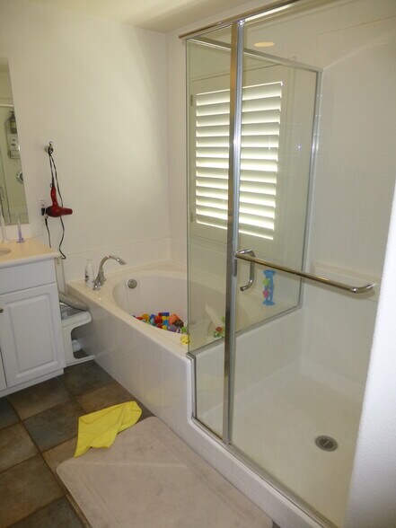 Building Photo - 416 W Linden Dr