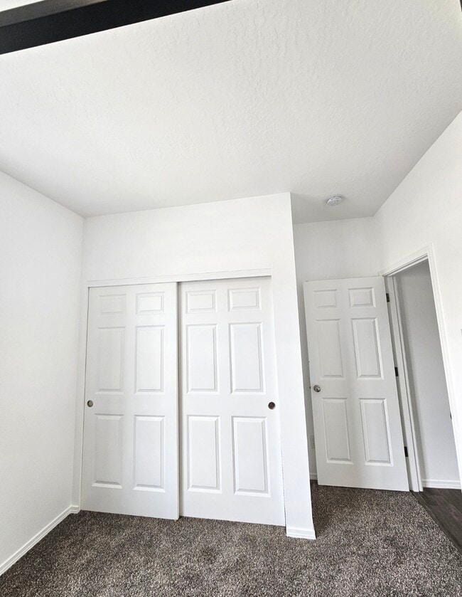 Building Photo - 203 Maven Wy