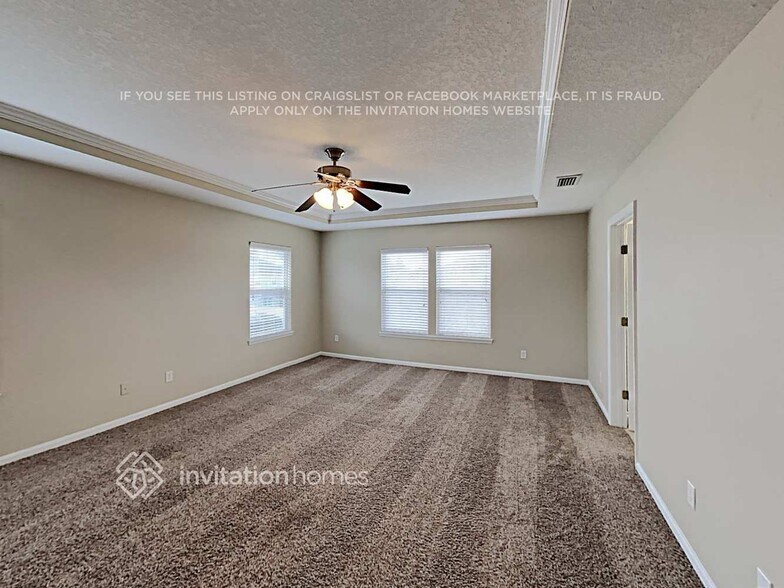 Building Photo - 921 Las Navas Pl