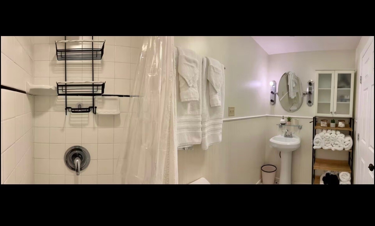 Building Photo - 1515 W Concho Ave