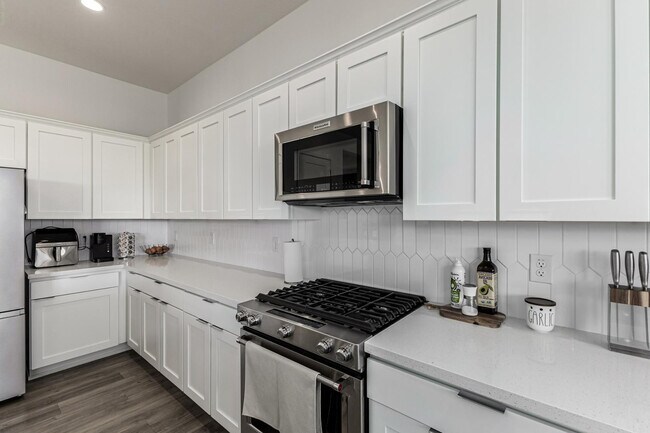 Building Photo - 4509 N 197th Ln