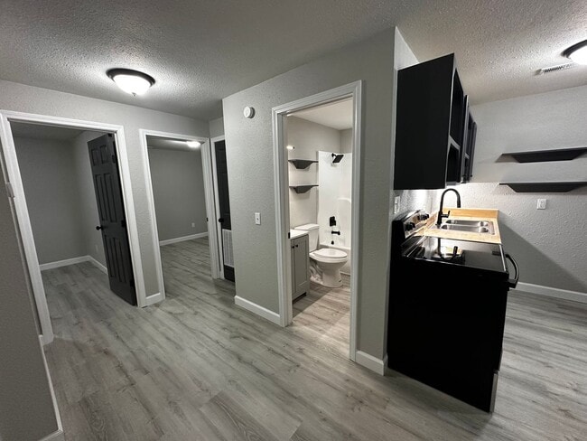 Building Photo - FULLY REMODELED 2 Bedroom Apartment with l...
