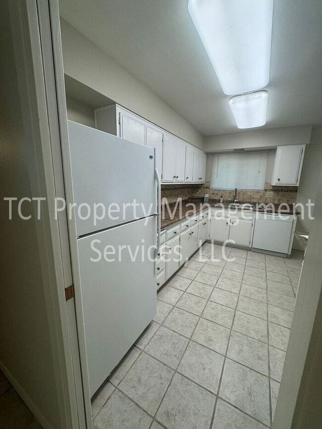 Building Photo - Sun City Home on Large Cul-de-sac lot
