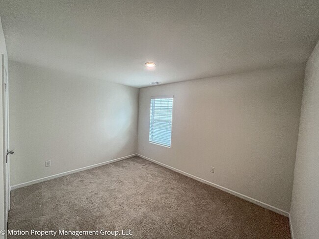 Building Photo - For Rent – Spacious 4 Bed / 3.5 Bath Home ...