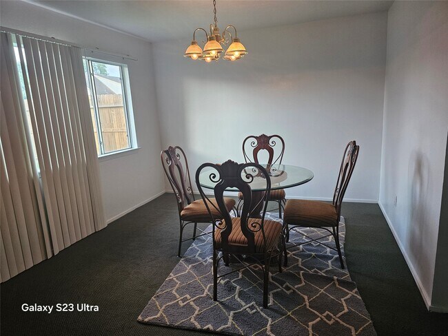 Building Photo - 1322 Fieldstone Dr