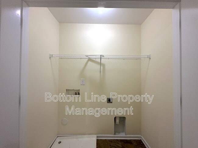 Building Photo - 9341 Hamel St