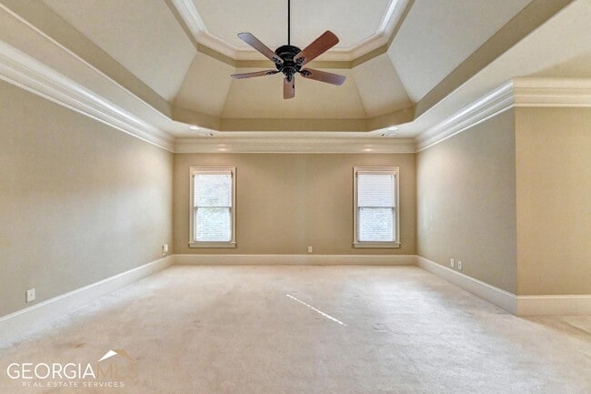 Building Photo - 8920 Doral Dr