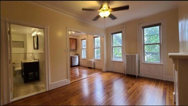 Building Photo - 476 Gregory Ave