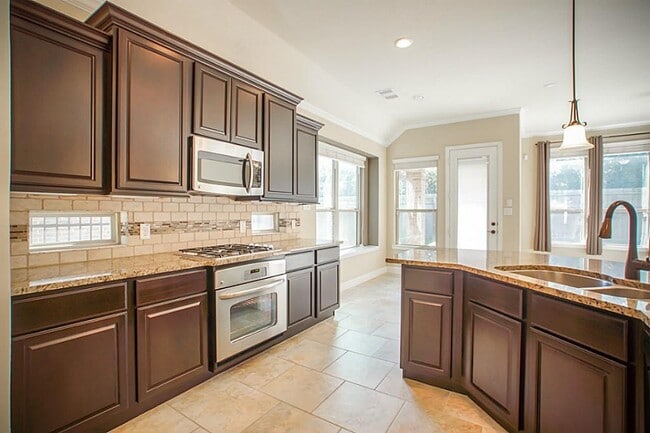 Building Photo - 106 S Sawbridge Cir