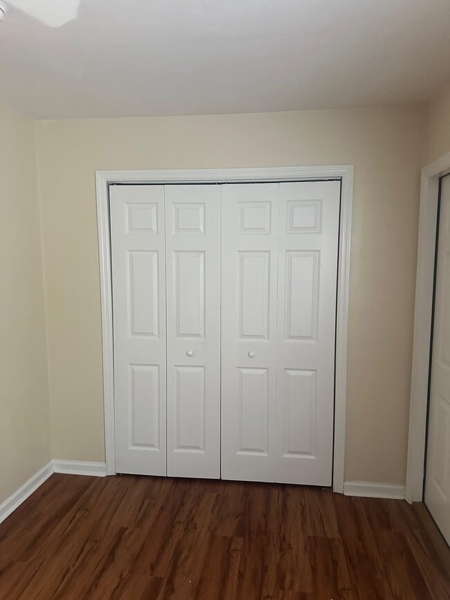 Building Photo - 1350 Castelnau Ct