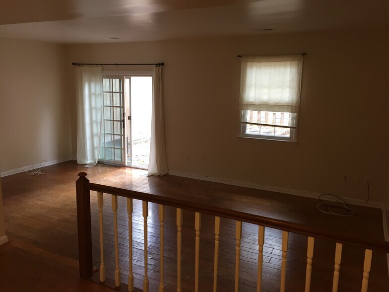 Living Room 2 - 2805 Wellesley Ct