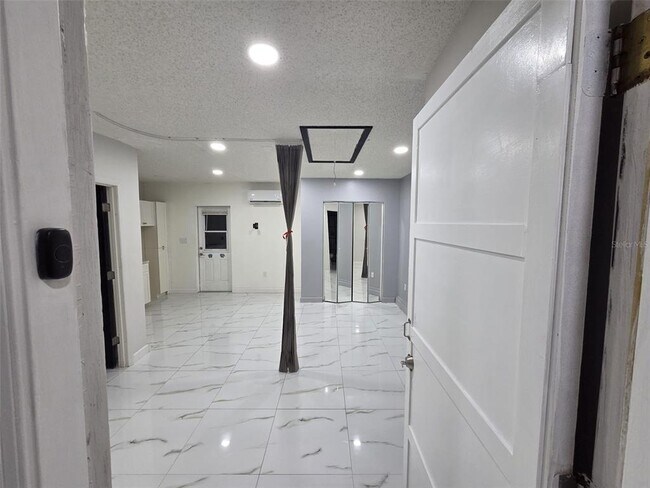 Building Photo - 1761 SW Monterrey Ln