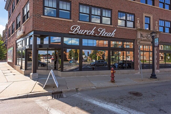Building Photo - 3021 Knox Ave S