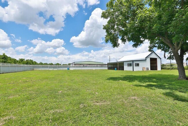 Building Photo - 16435 Telge Rd