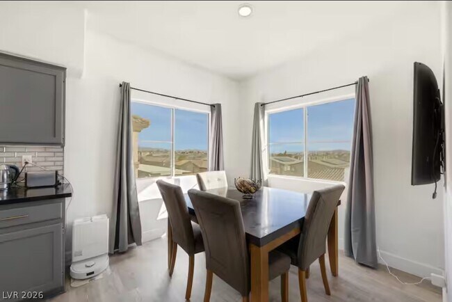 Building Photo - 8501 W University Ave