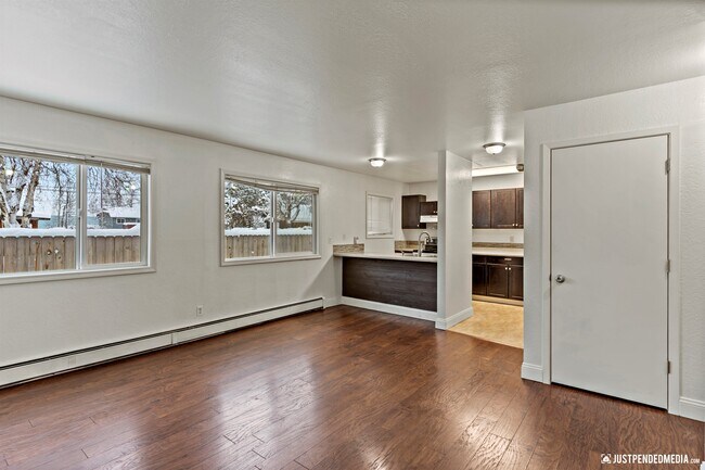 Building Photo - 1125 Nelchina St
