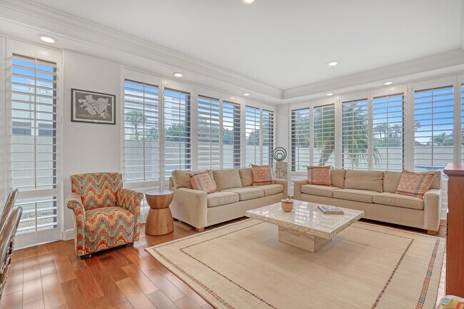 Building Photo - 3400 N Ocean Dr