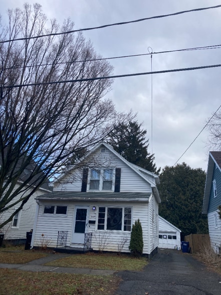 Building Photo - 305 Stafford Ave