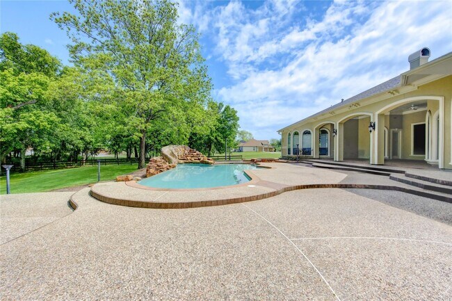 Building Photo - 4011 Westerdale Dr