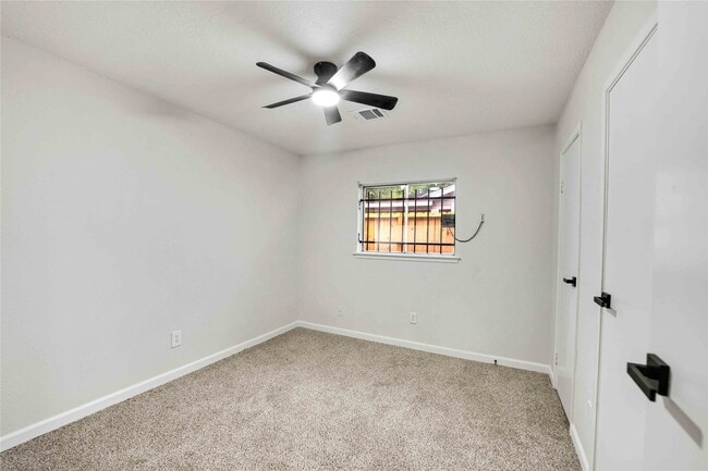 Building Photo - 12703 Redfern Dr