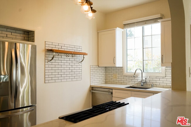 Building Photo - 10520 Eastborne Ave